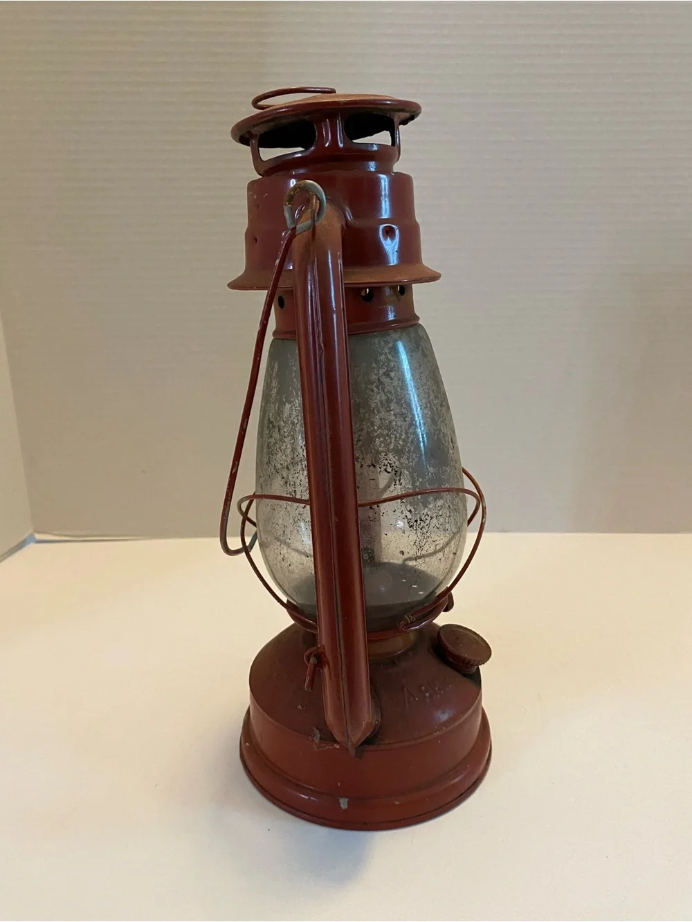Vintage WangGuang Red American Camping Kerosene Lamp 12